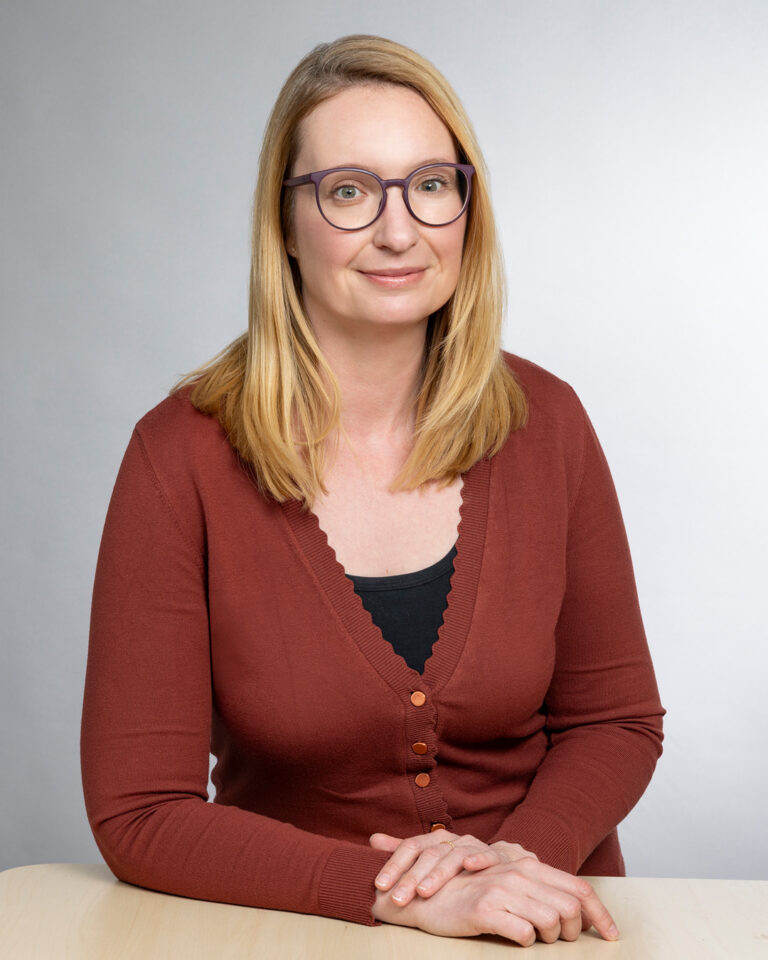Portraitbild Claudia Sima