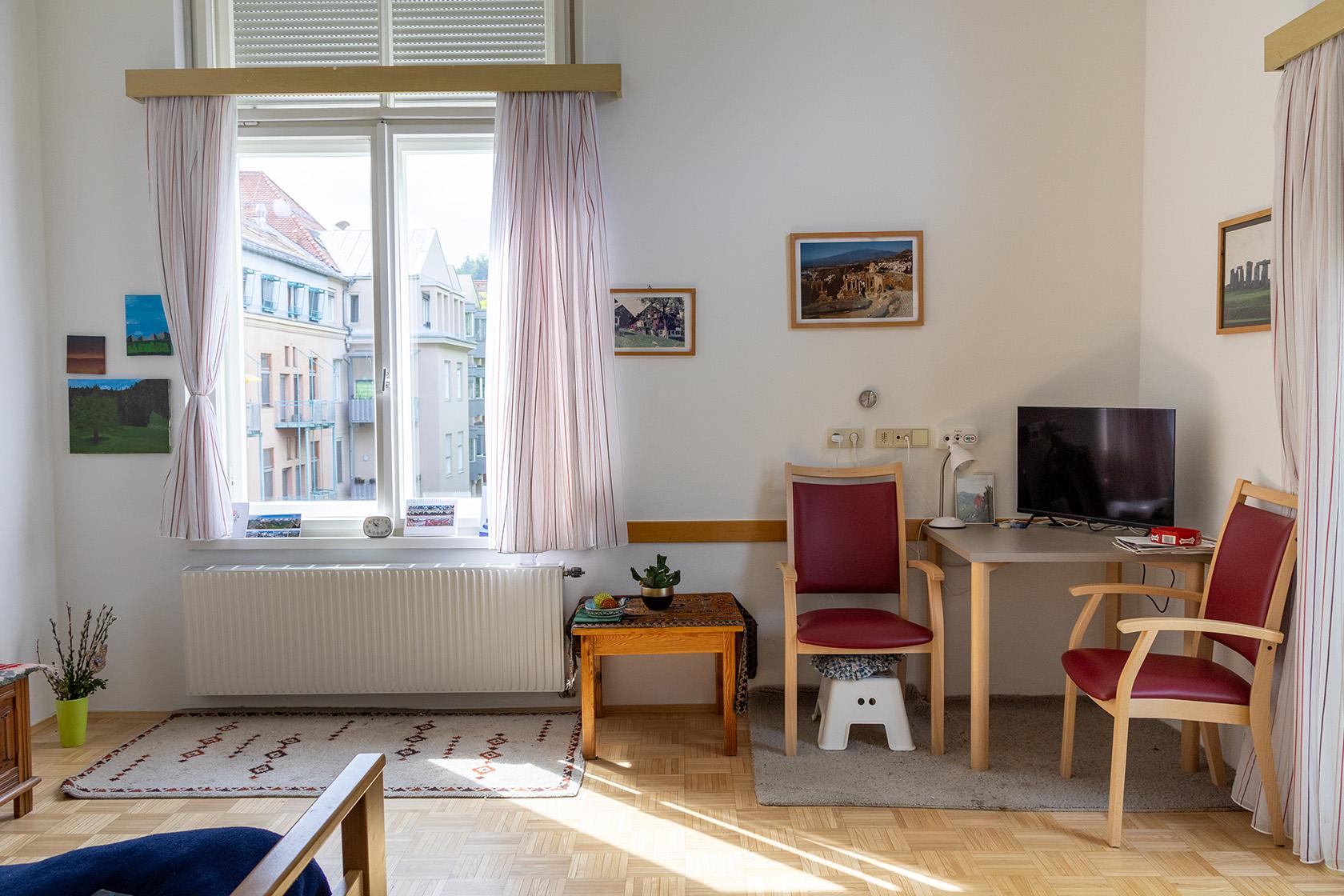 Zimmer der Senior:innenresidenz Robert Stolz